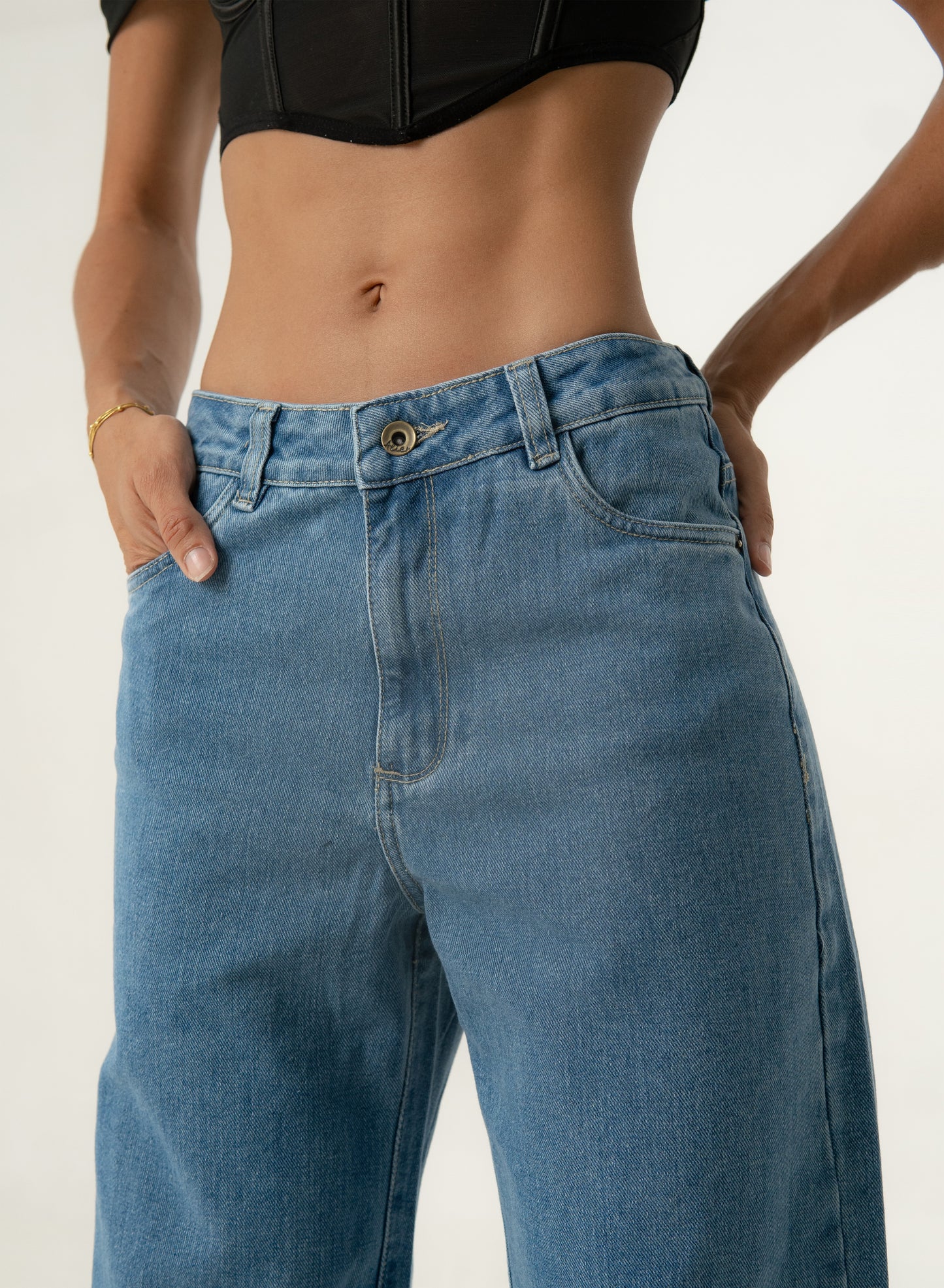 Women's Mid Rise Classic Straight Jeans