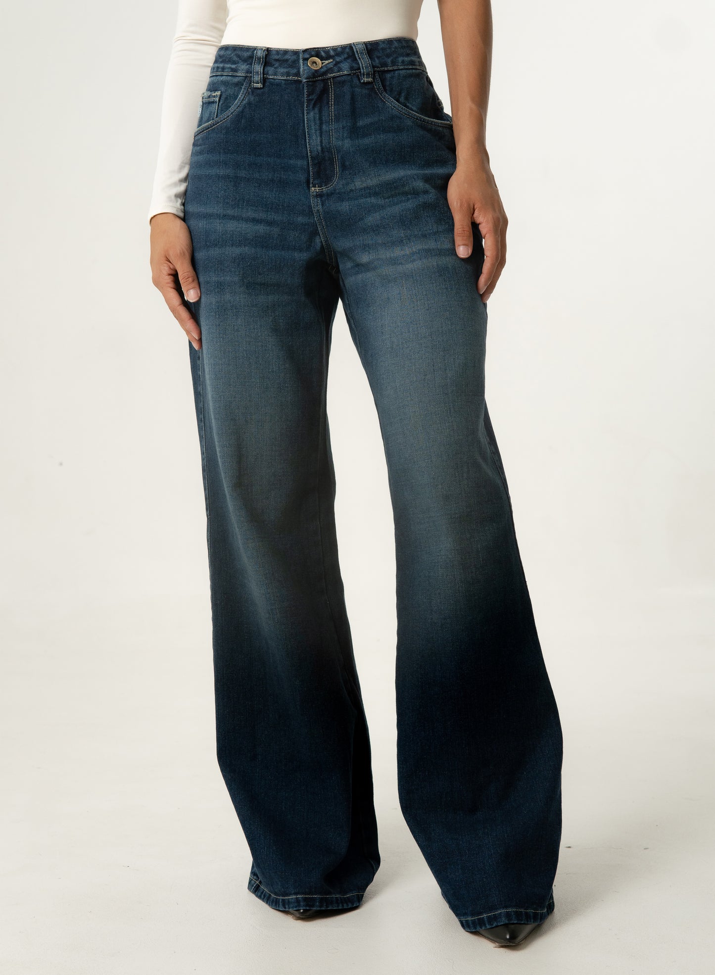 Women's Low Rise Wide Leg  Nice Jeans