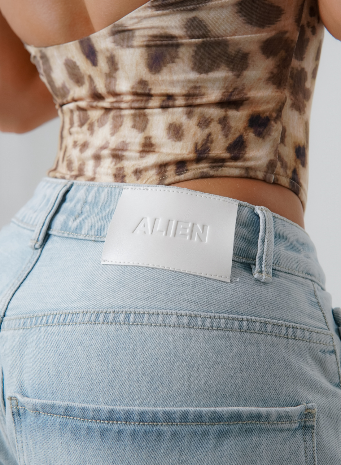 Women's Low Waist Barrel Jeans