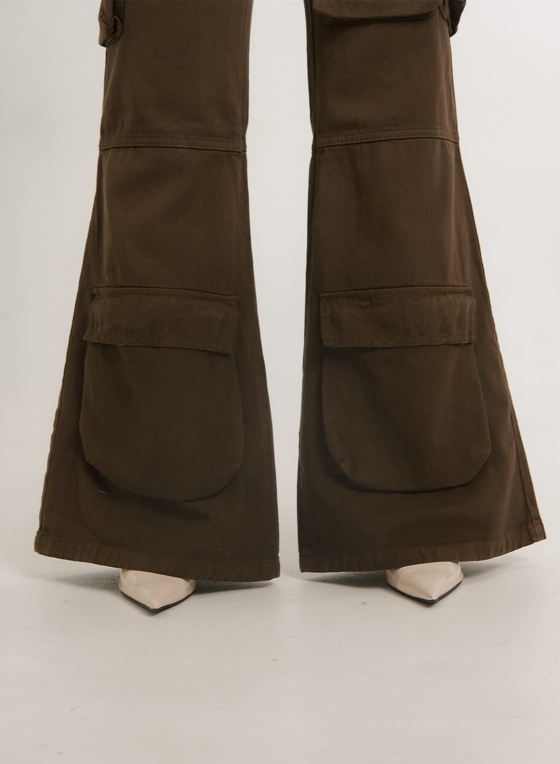 Women's Low Rise Cargo Jeans Chocolate