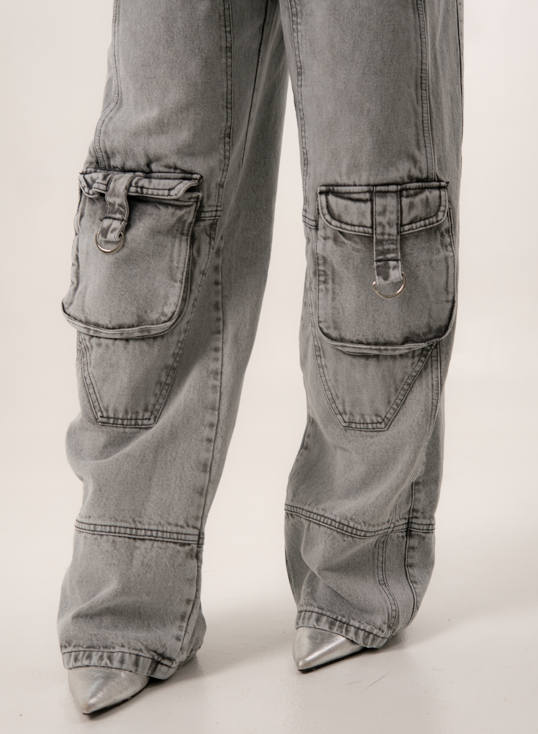 Grey Relaxed Fit Women's Low Rise Cargo Alien Jeans