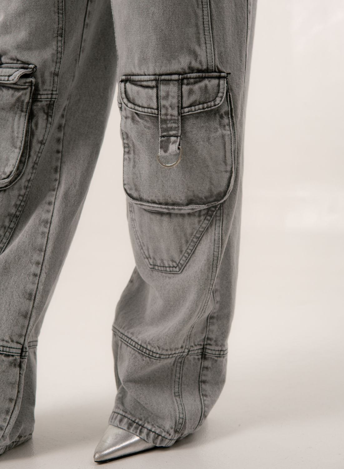 Grey Relaxed Fit Women's Low Rise Cargo Alien Jeans