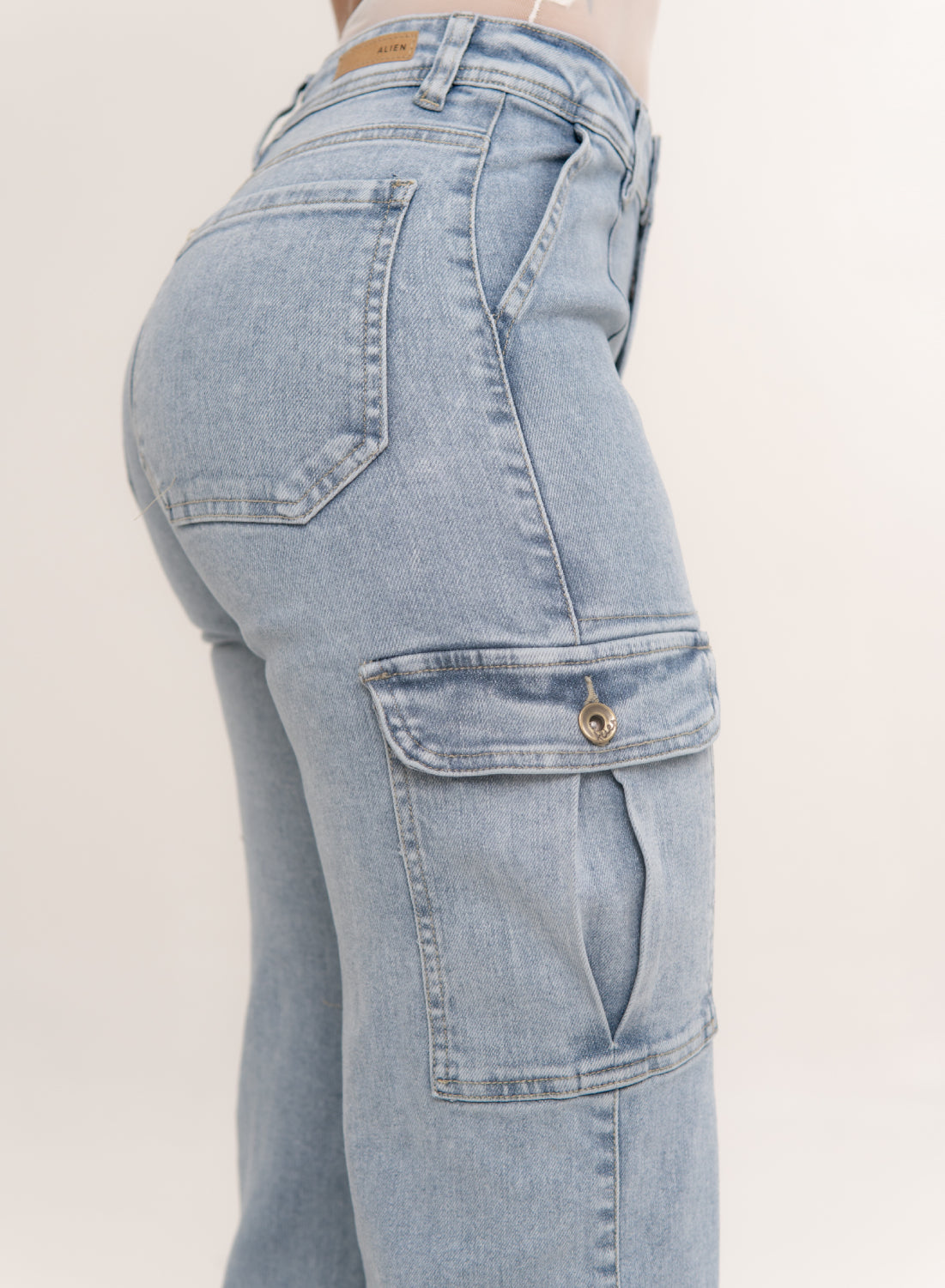 Women's Mid Rise Cargo Jeans Light Blue