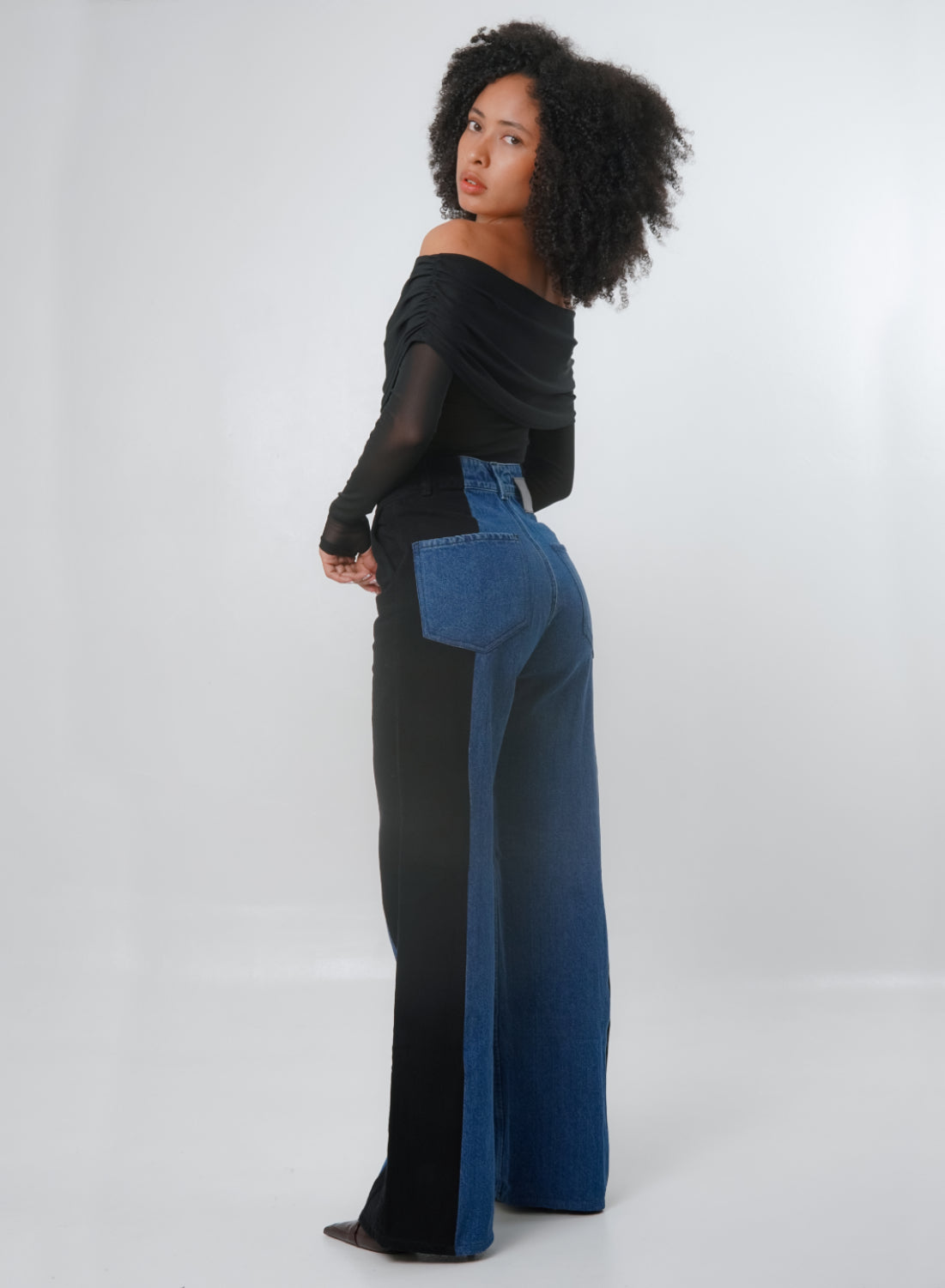 Women's Mid Rise Straight Jeans