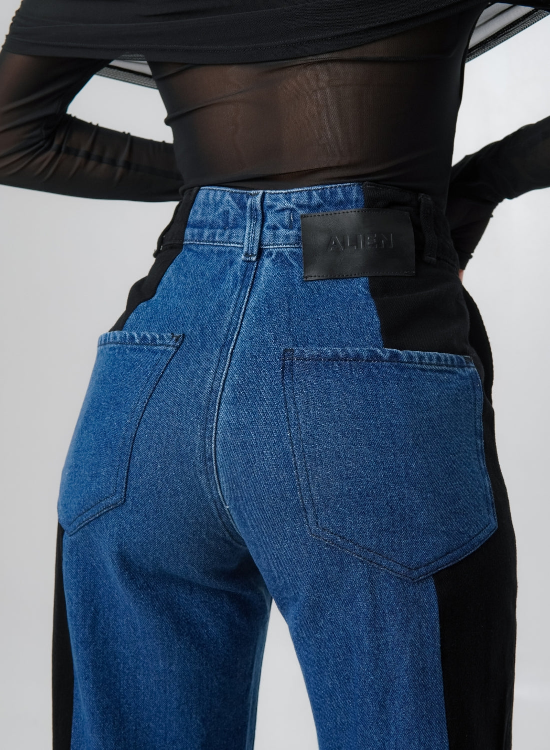 Women's Mid Rise Straight Jeans