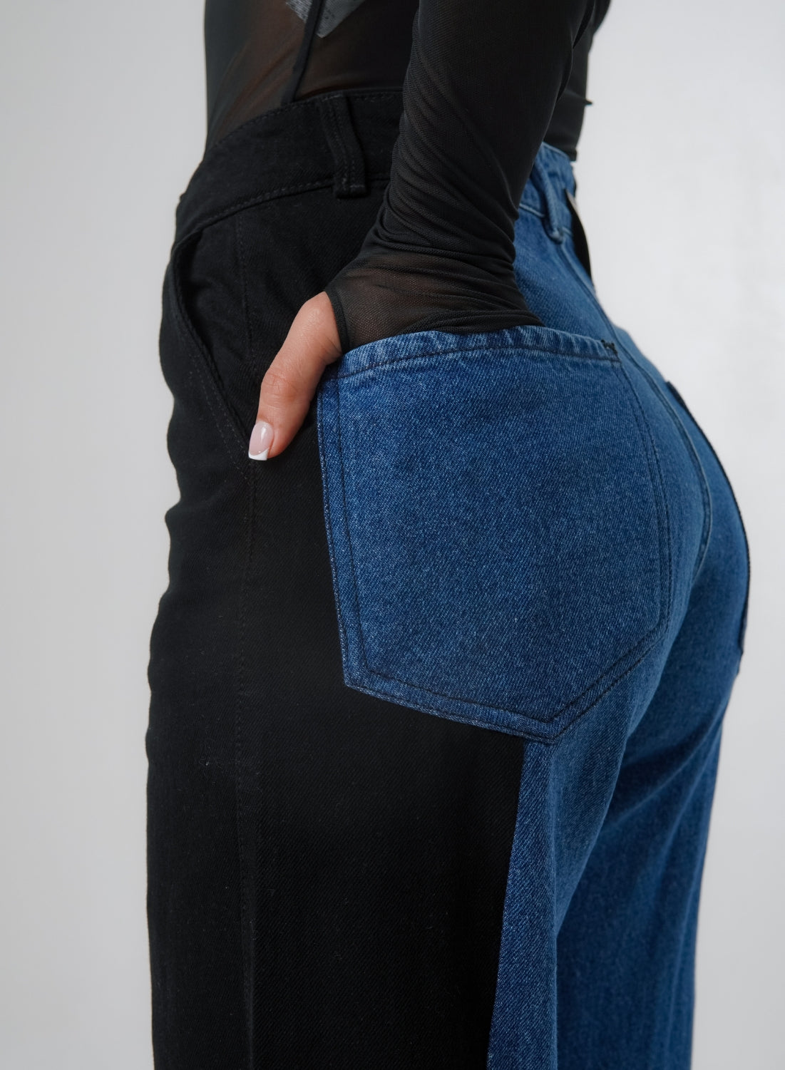 Women's Mid Rise Straight Jeans
