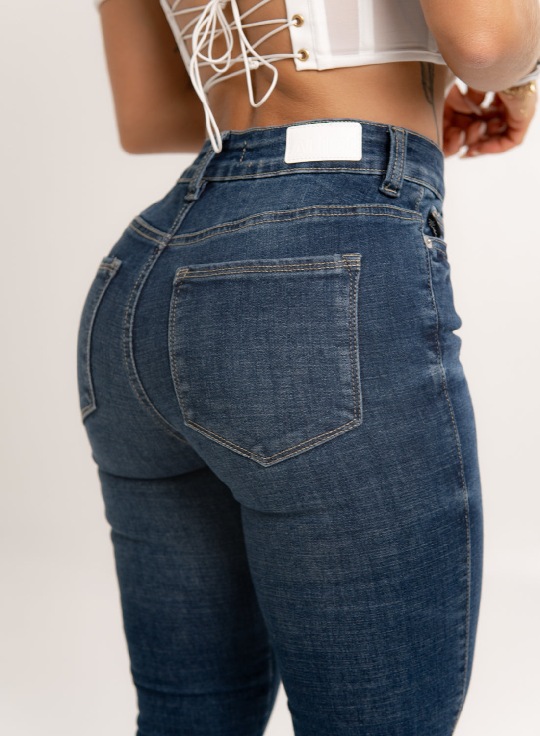 Women's Mid Rise Skinny Jeans