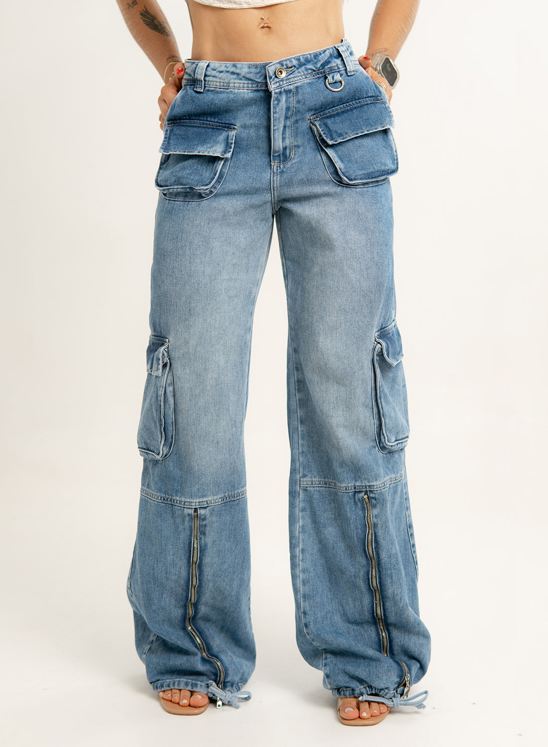 LOW RISE CARGO JEANS
