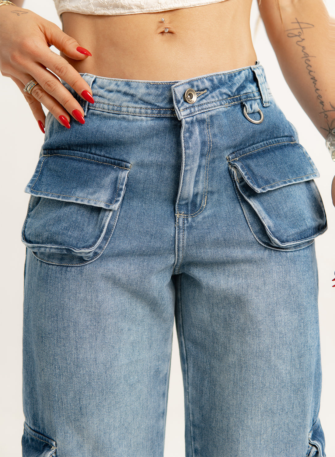 LOW RISE CARGO JEANS