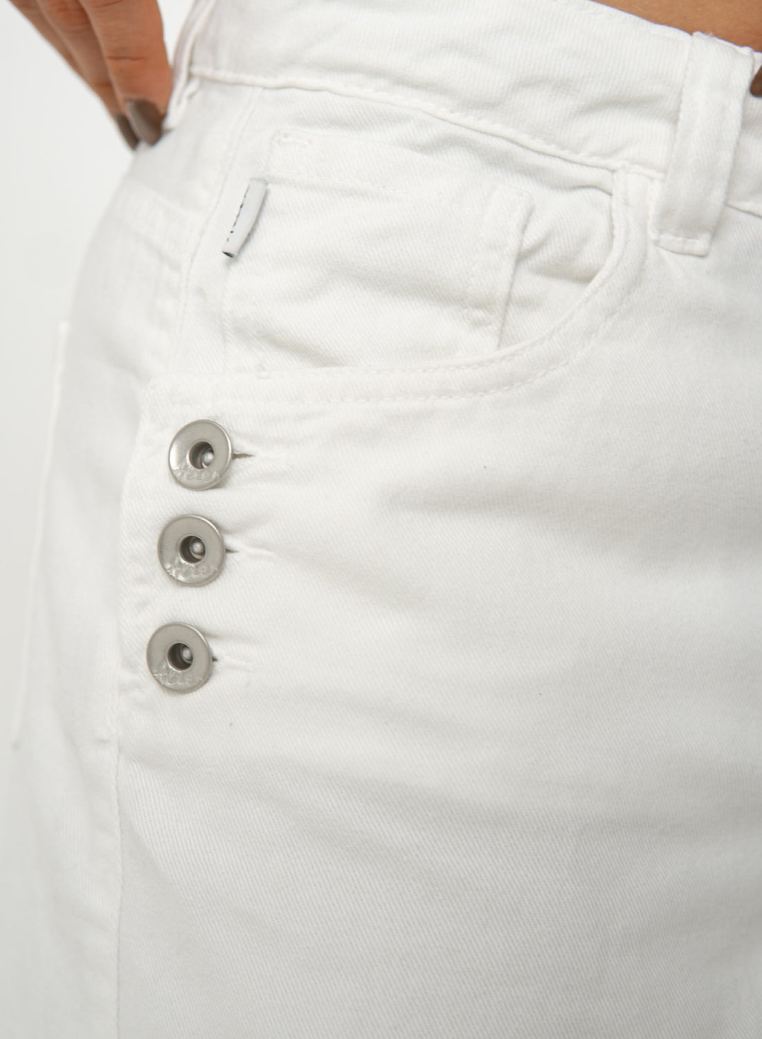 Women's Extra Long Low Rise White Alie Jeans Jorts