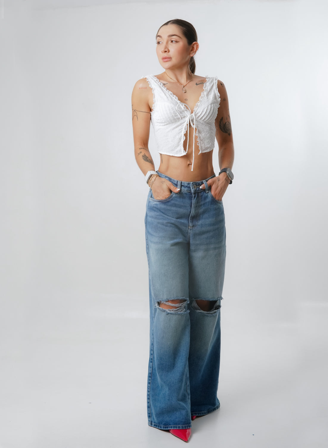WIDE LEG RIPPED BLUE JEANS