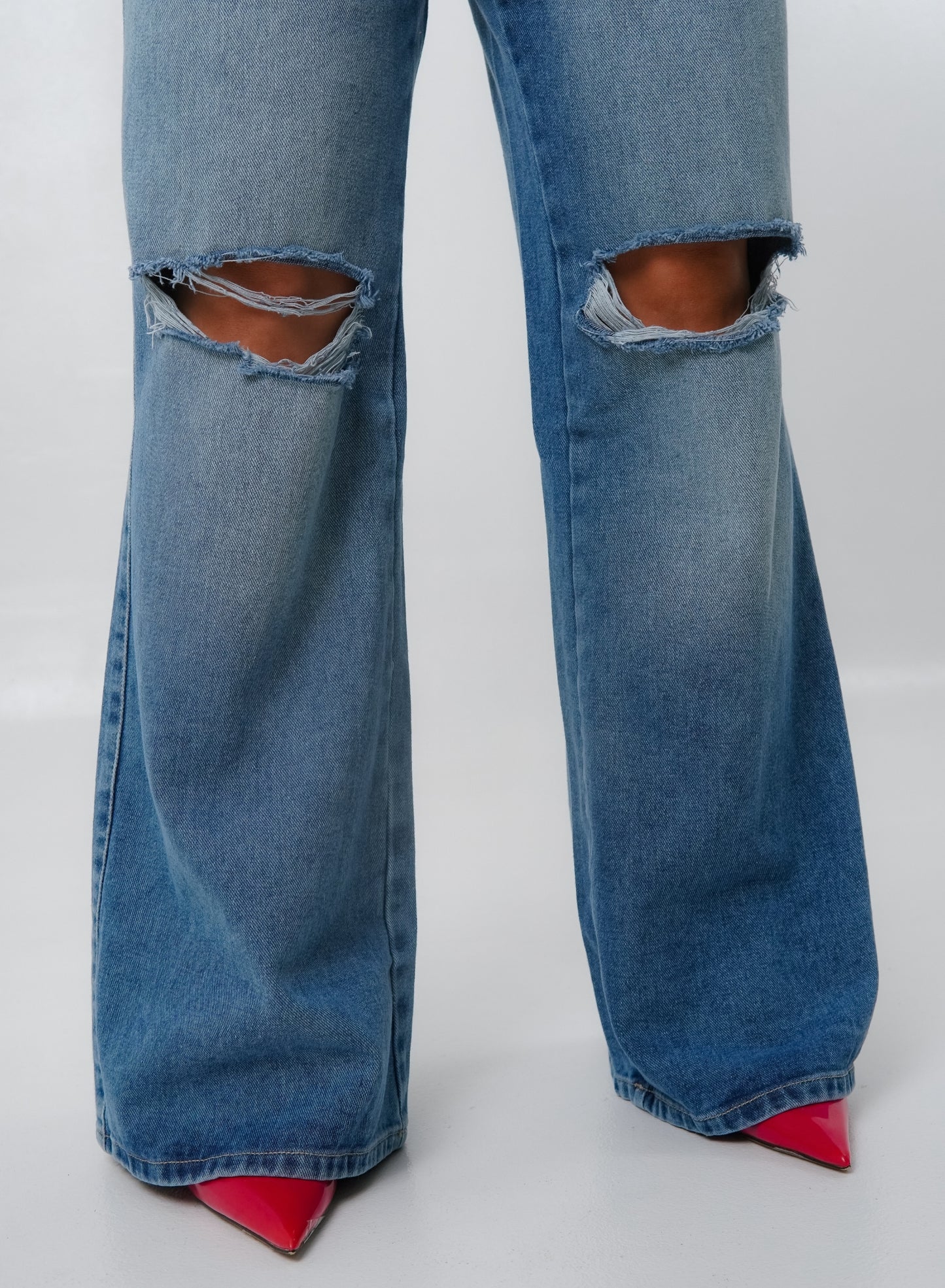 WIDE LEG RIPPED BLUE JEANS