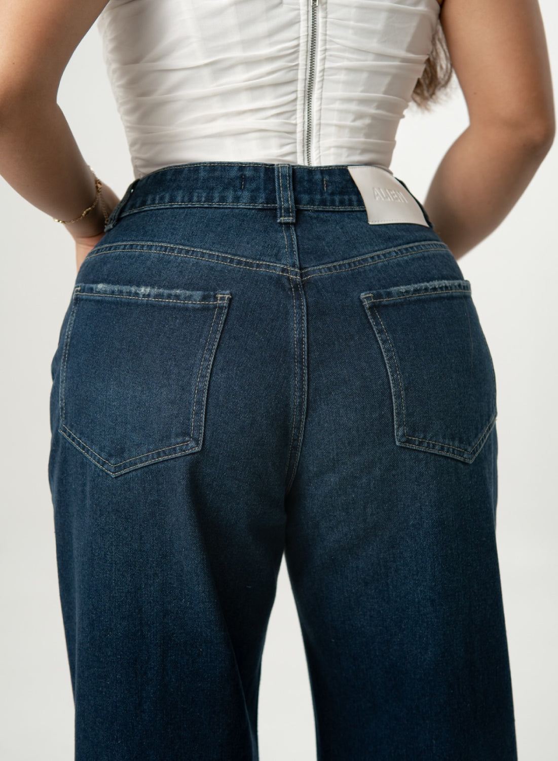 Women's Low Rise Wide Leg Jeans
