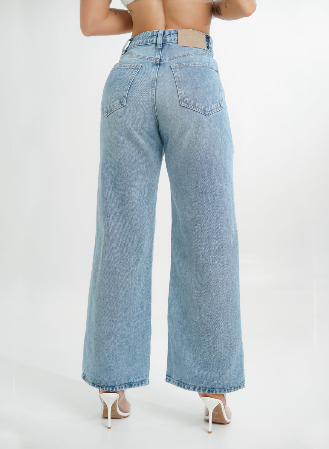 Women's Mid Rise Straight Jeans Light Blue