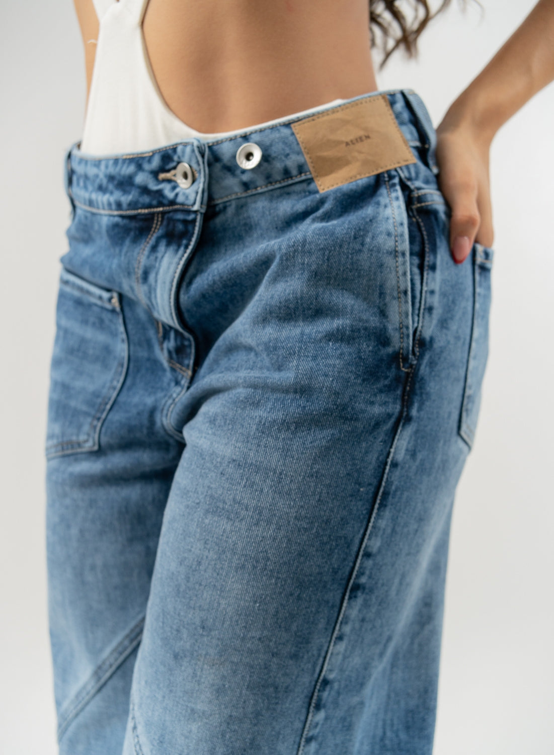 Women's Low Rise Barrel Jeans