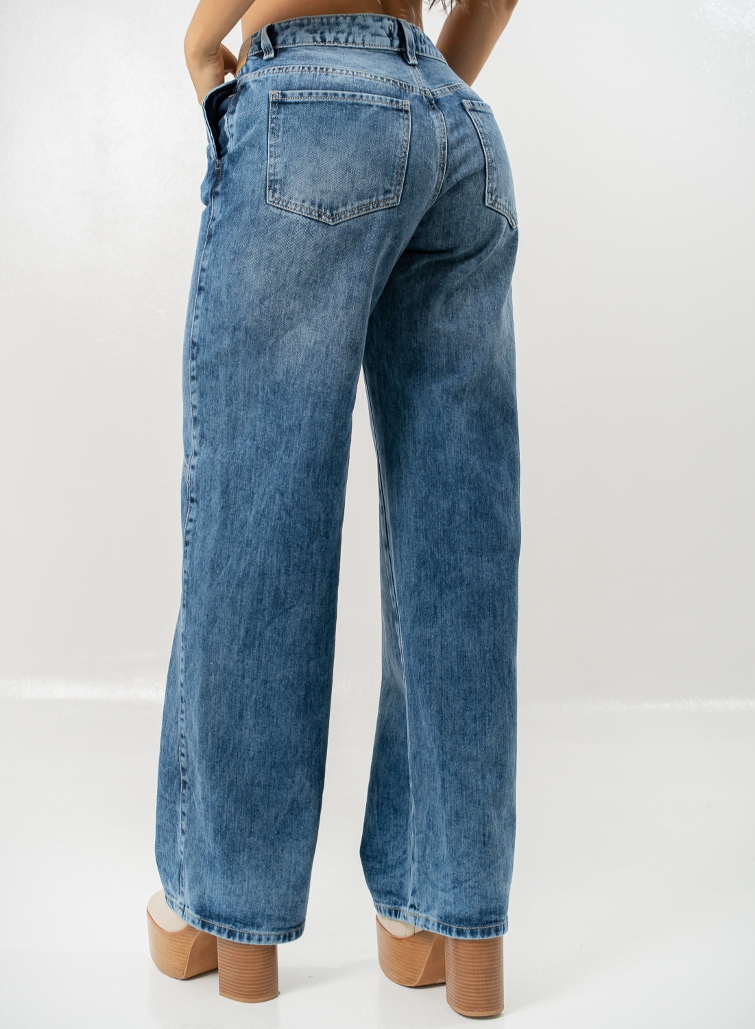 Women's Low Rise Barrel Jeans