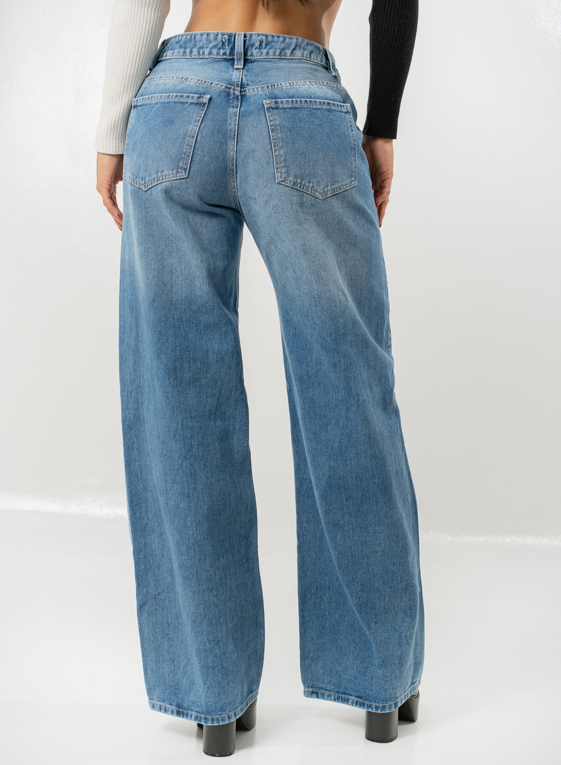 Women's Low Rise Barrel Jeans