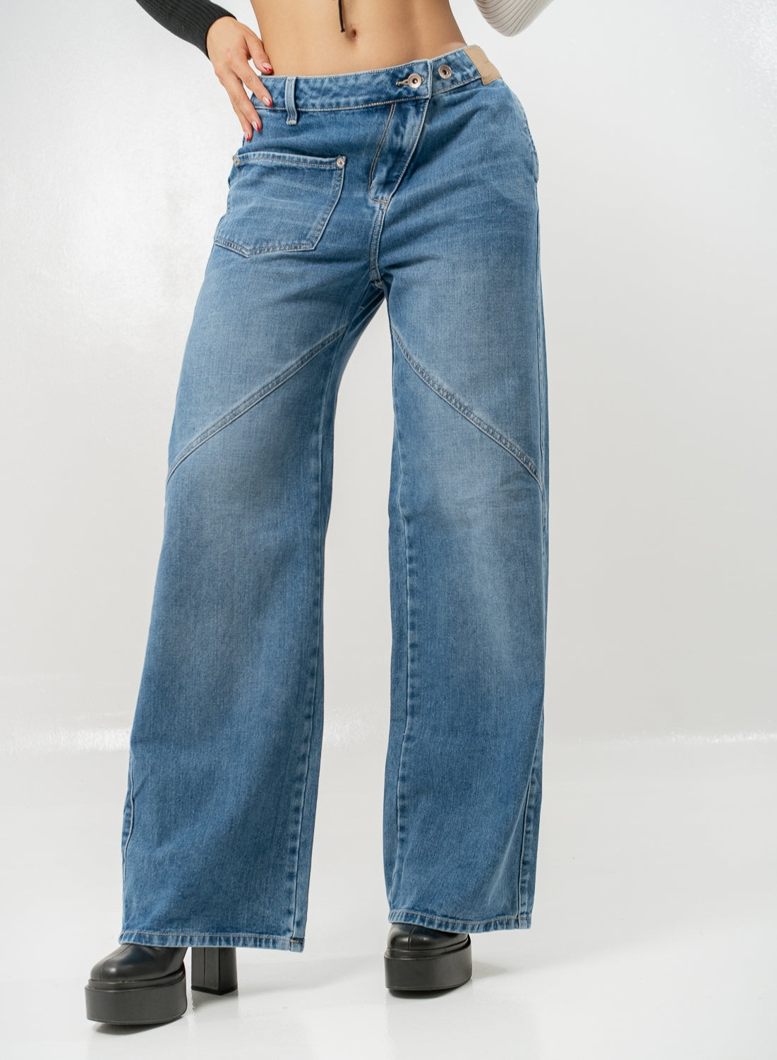 Women's Low Rise Barrel Jeans