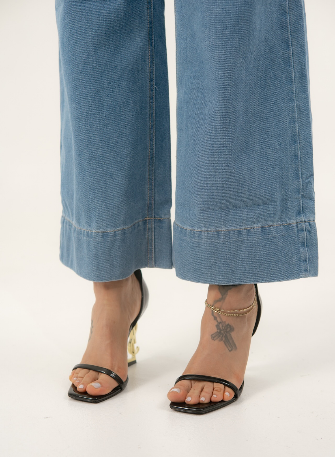 Women's Blue High Rise Straight Cropped Alien Jeans