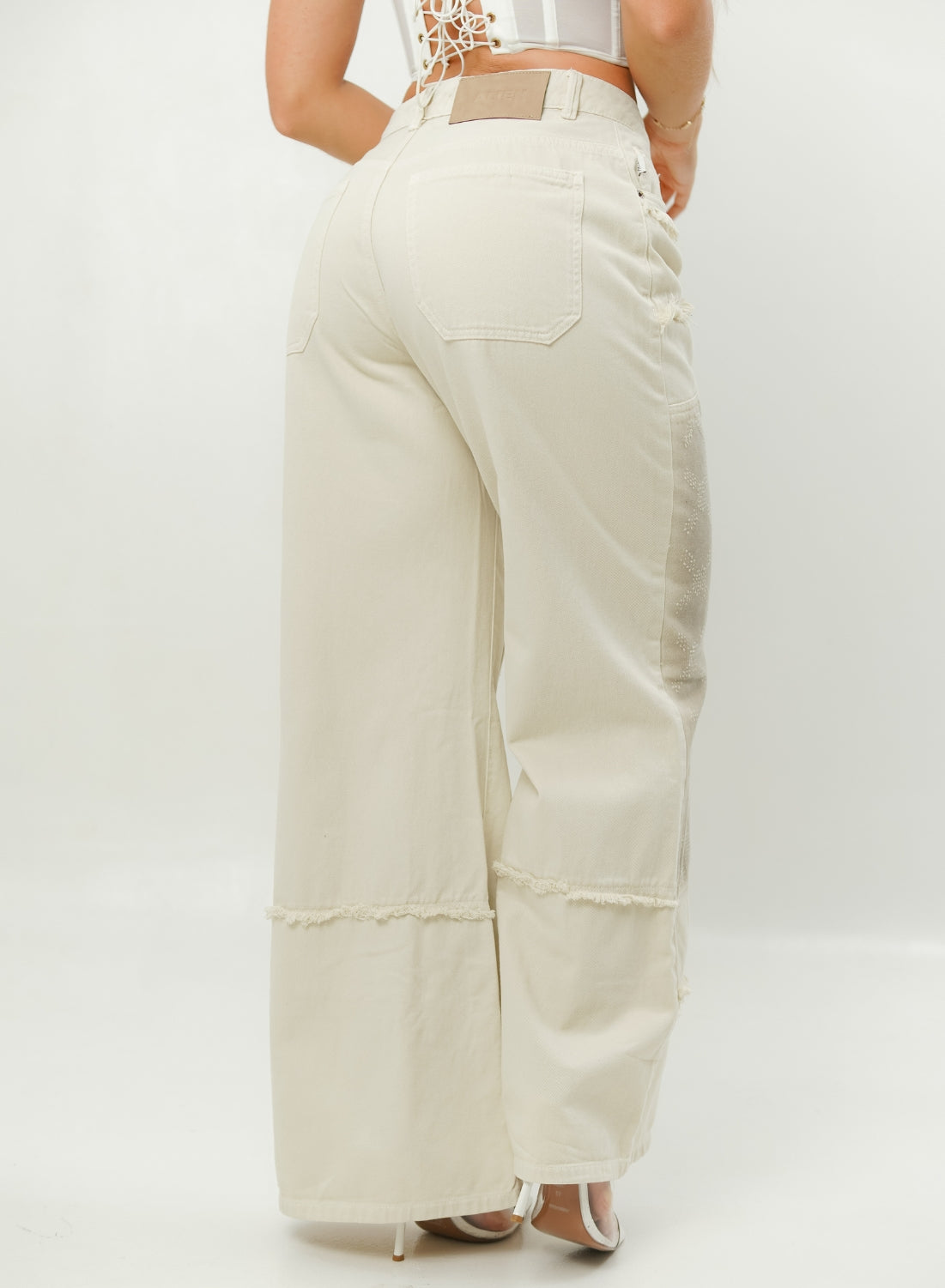 Women's Low Rise Wide Leg Jean