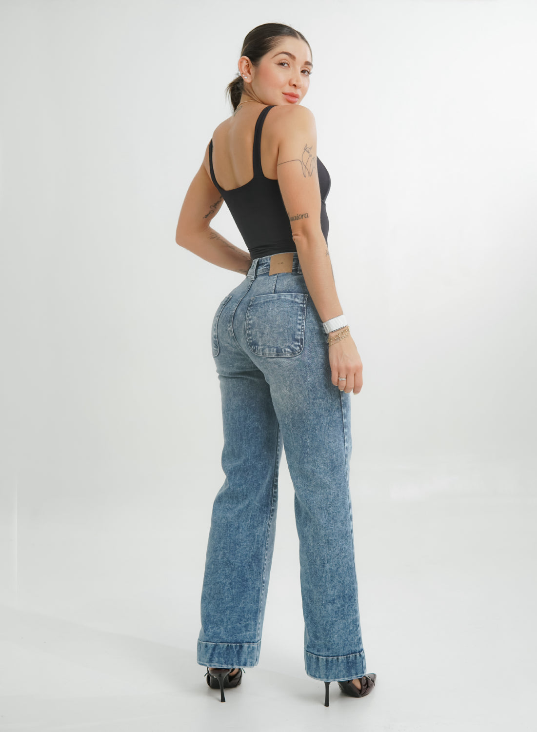 Women's High Rise Classic Mom Flare Jeans