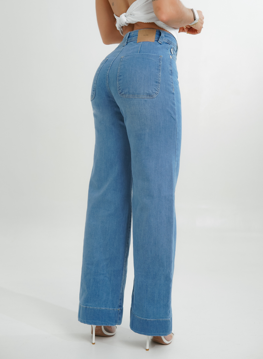 Women's High Rise Classic Mom Flare Jeans