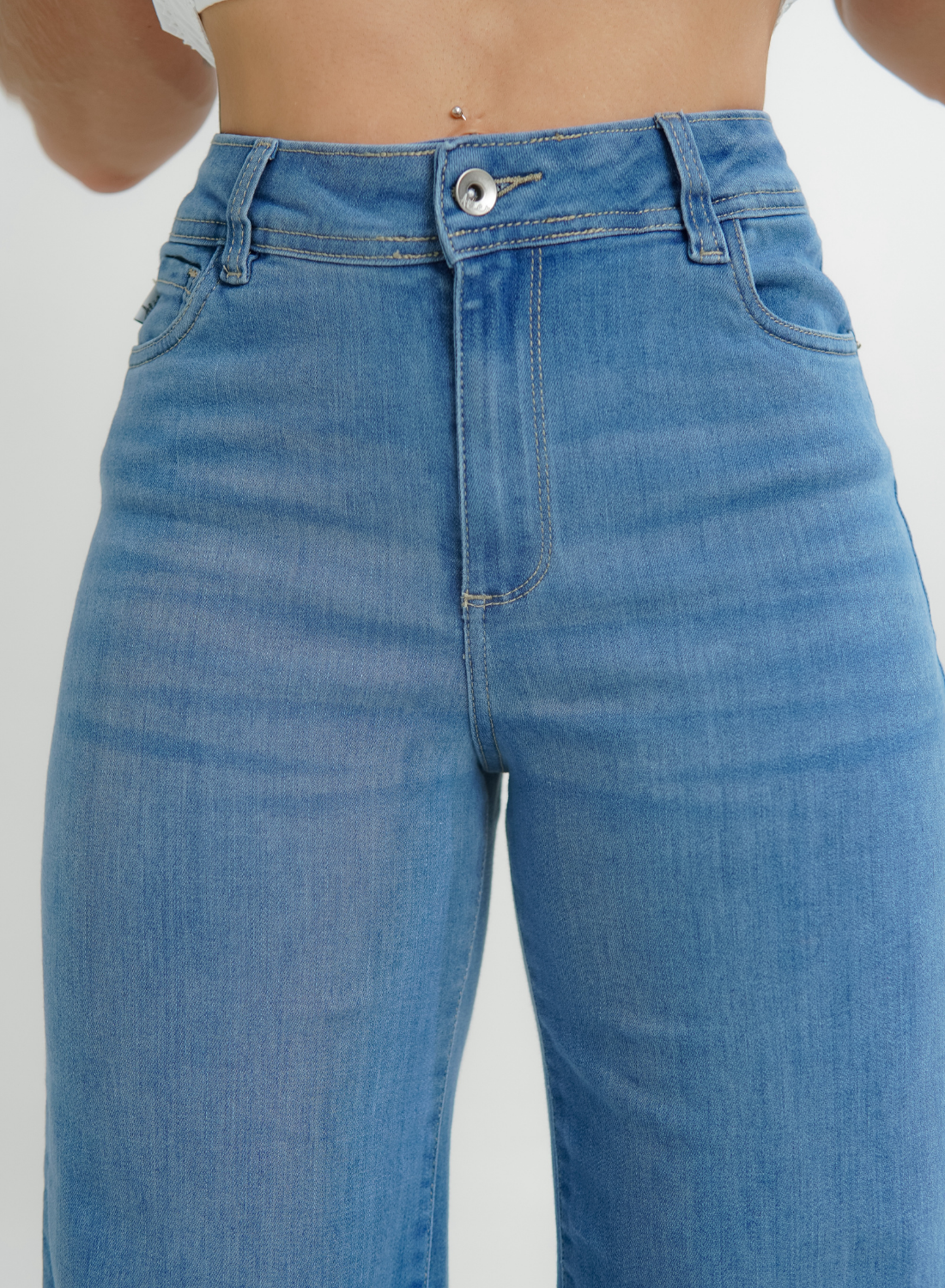 Women's High Rise Classic Mom Flare Jeans