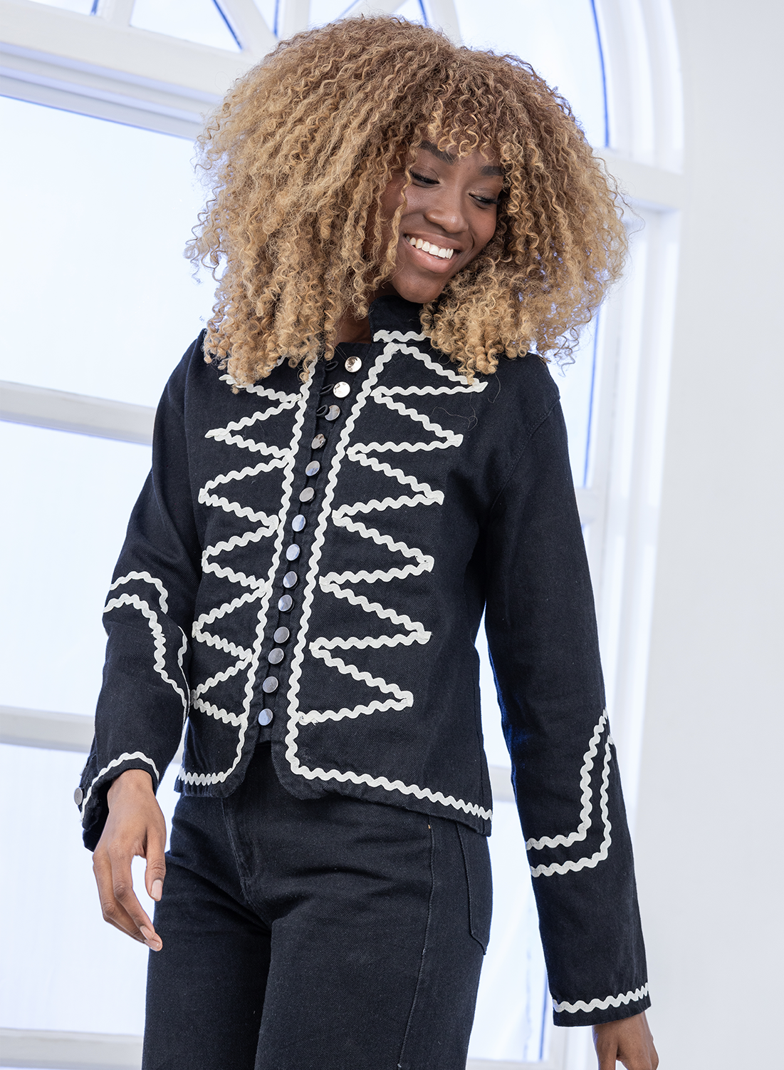 BLACK JACKET