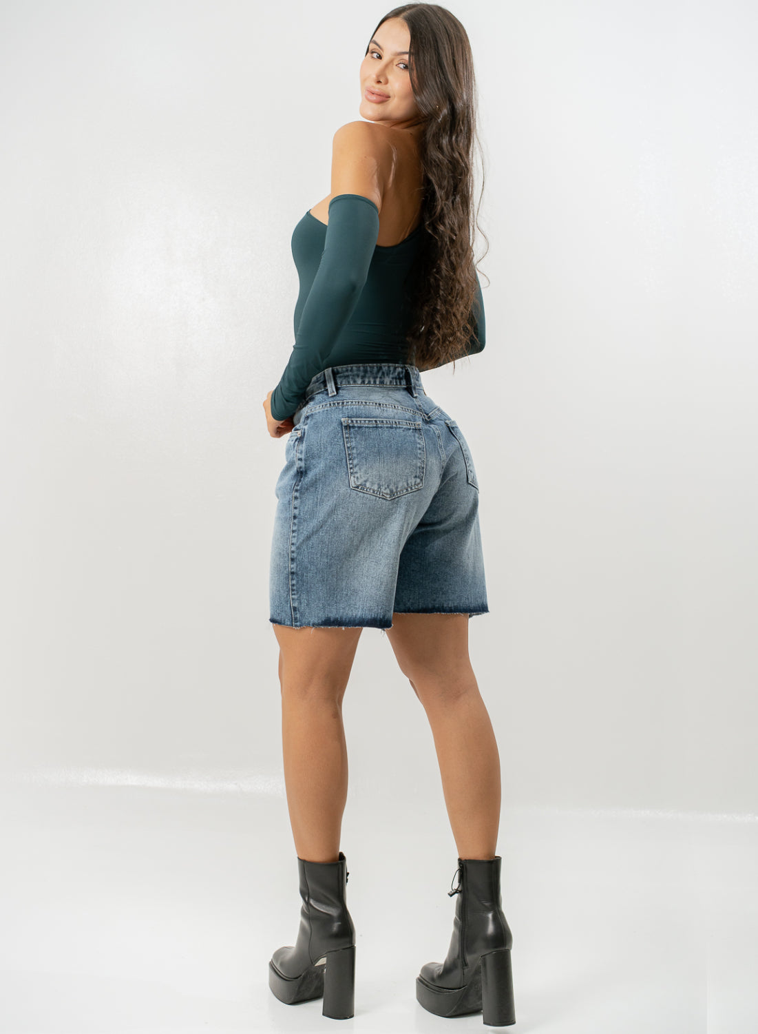 Women's Mid Rise Cargo Jorts