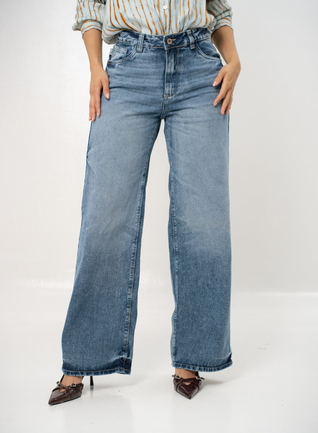 Women's Mid Rise Straight Jeans