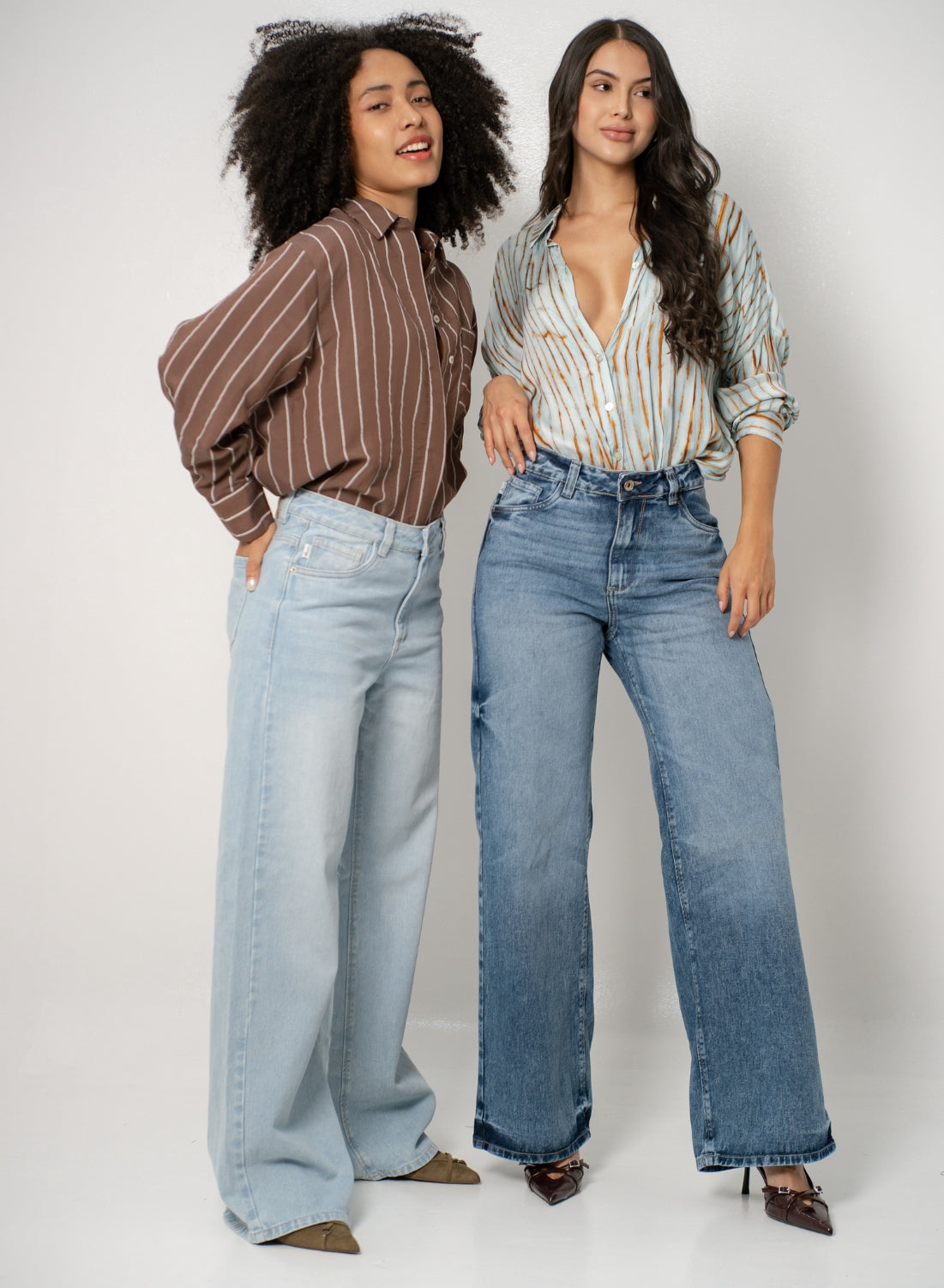 Women's Mid Rise Straight Jeans