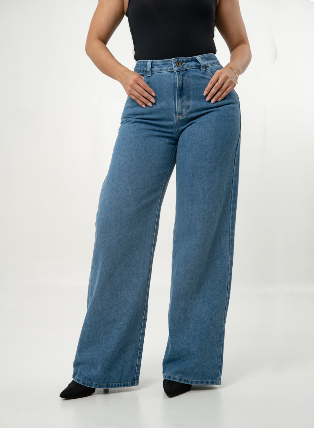 Women's Mid Rise Straight Jeans
