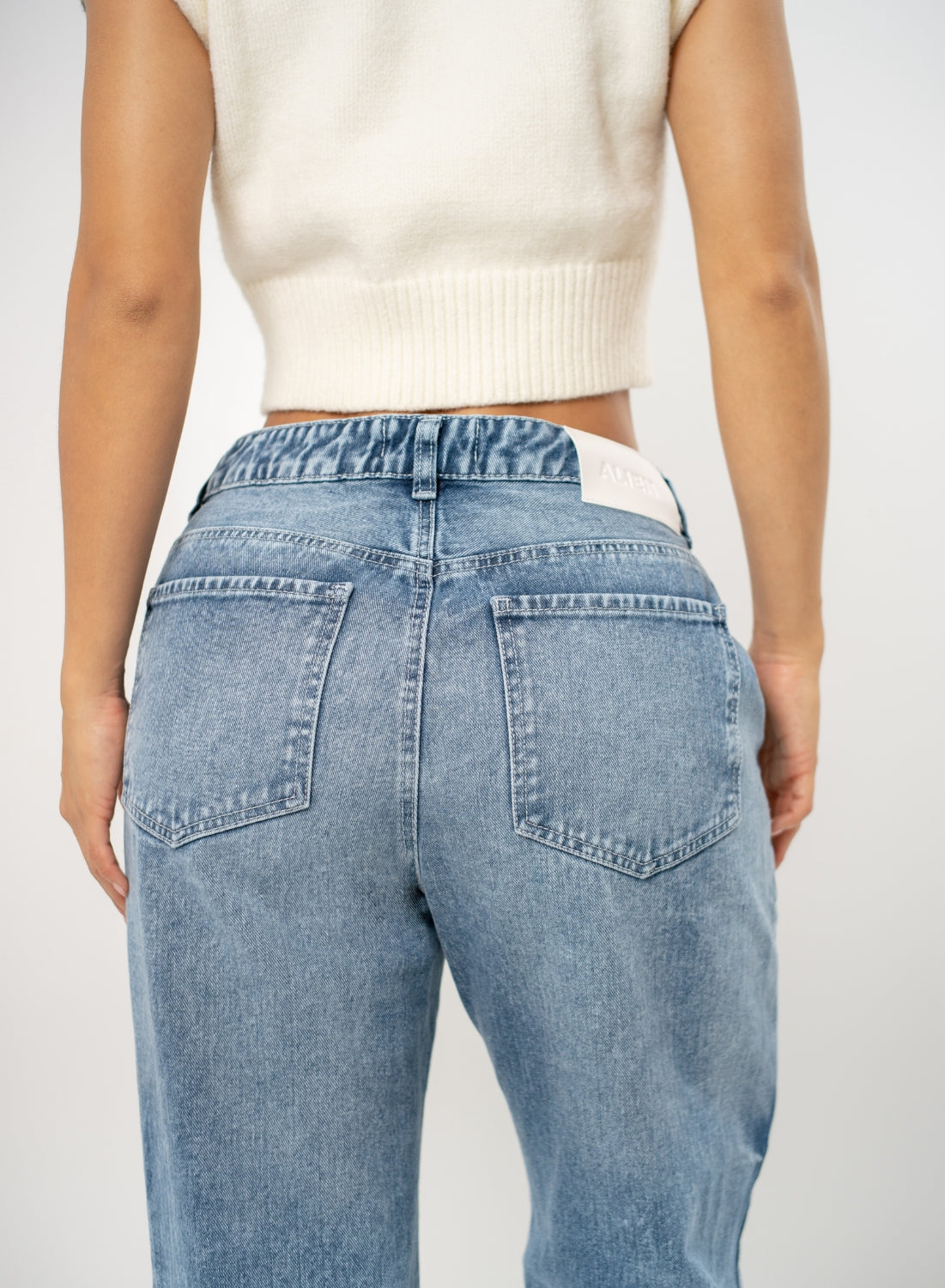 Women's Low Rise Straight Jeans