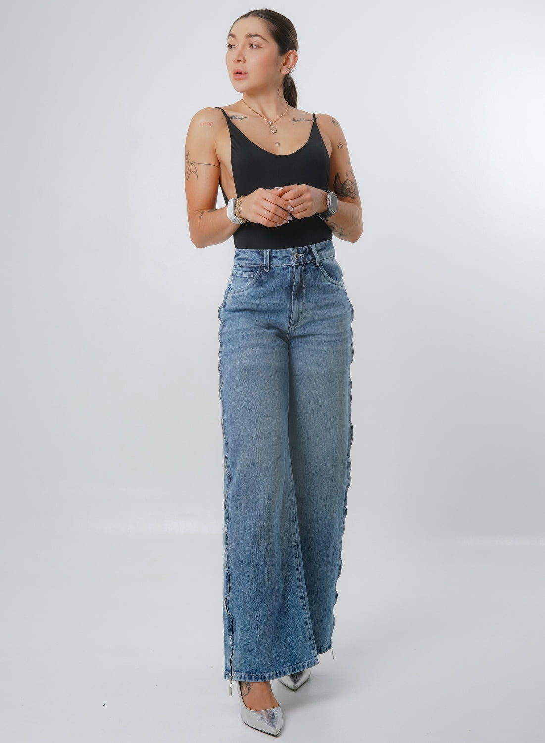 Women's Mid Rise Straight Jeans Zipper sides