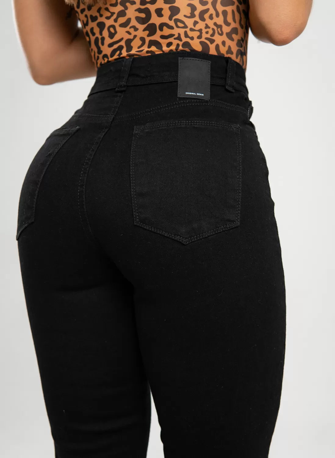 BLACK - High Rise Straight Jeans
