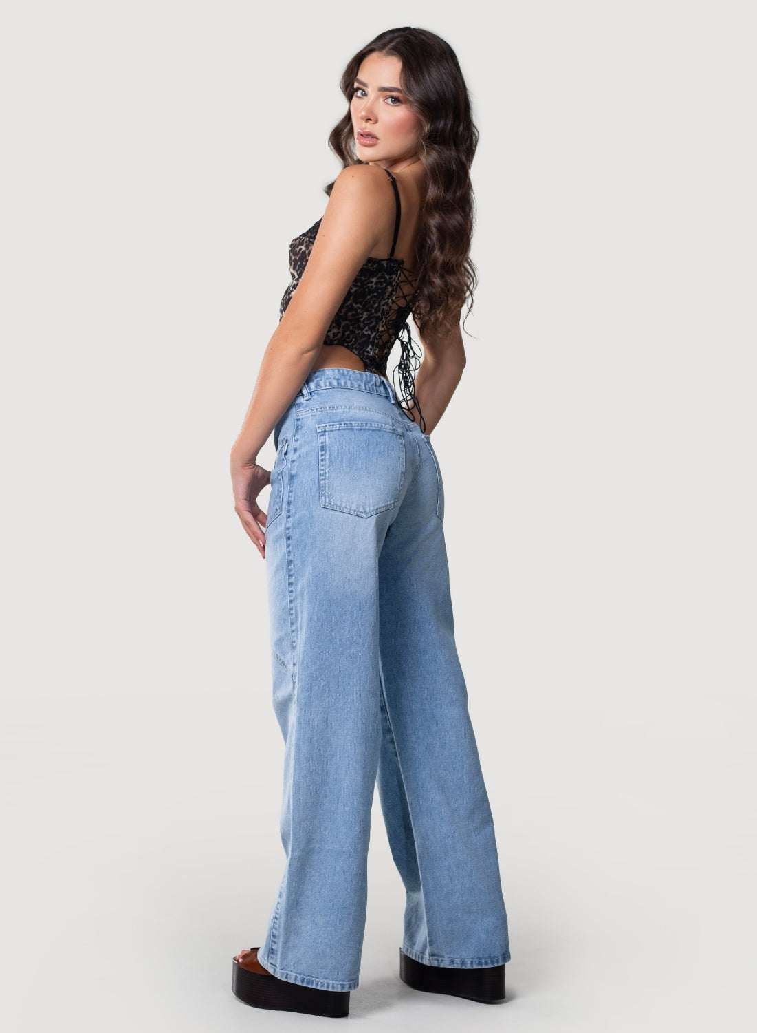 Women's Low Rise Straight Jeans  alien jeans colombia