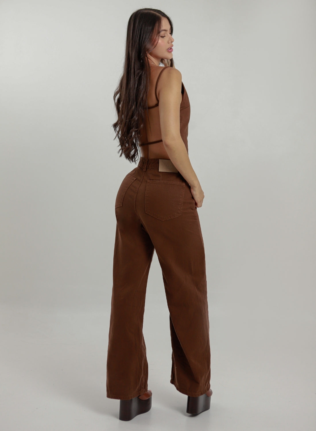 Women's High Rise Straight Chocotate Jeans