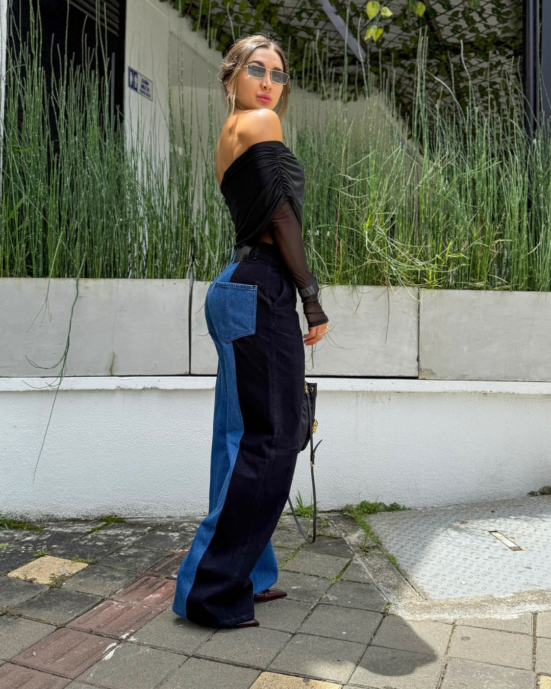 Women's Mid Rise Straight Jeans
