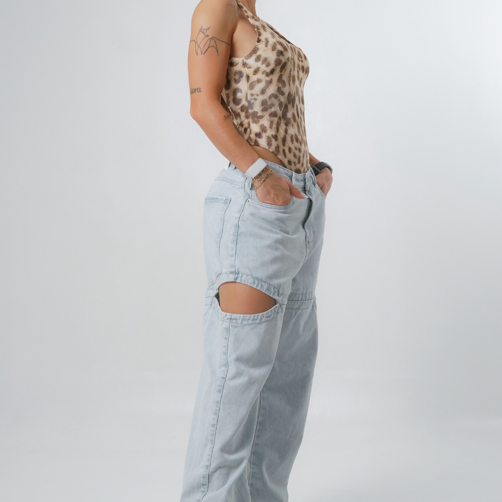 
                      
                        Women's Low Waist Barrel Jeans
                      
                    