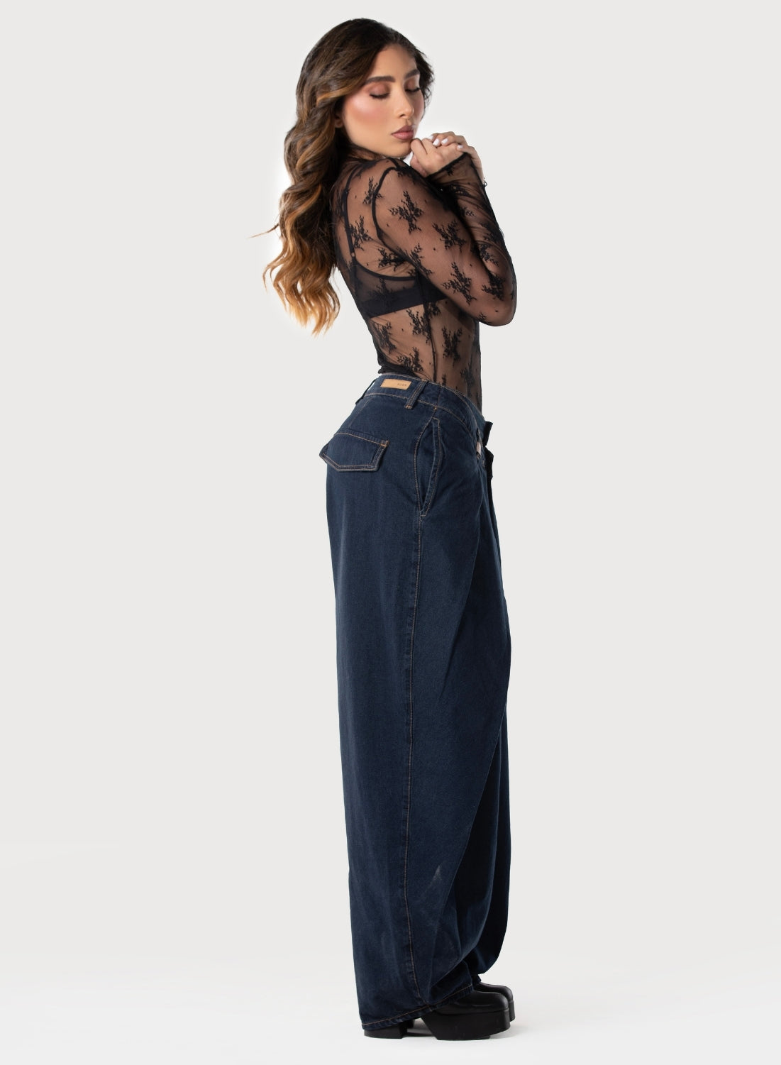 Women's Mid Rise Tailored  Baggy Alien Jeans daark blue