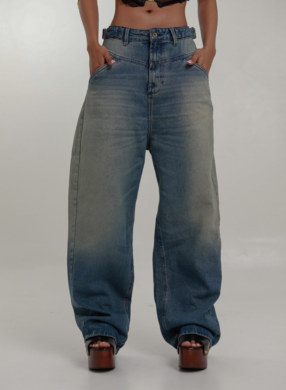 Women's Low Waist Barrel Alien Jeans