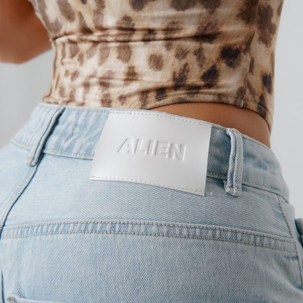 
                      
                        Women's Low Waist Barrel Jeans
                      
                    