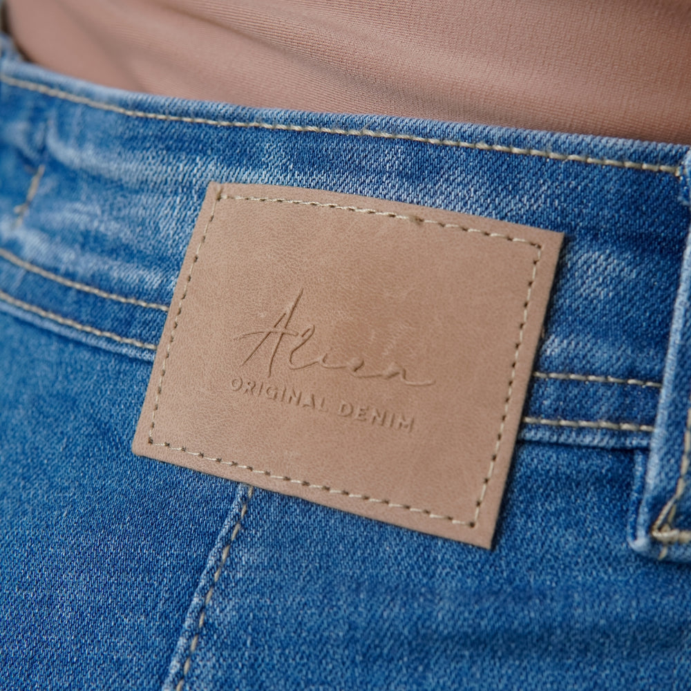 
                      
                        Women's High Rise Skinny Alien Jeans
                      
                    