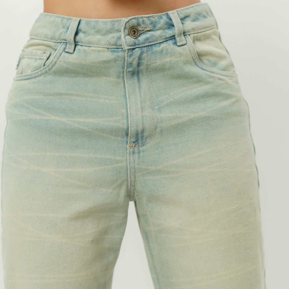 
                      
                        Women's Low Rise Boyfriend Alien Jeans
                      
                    