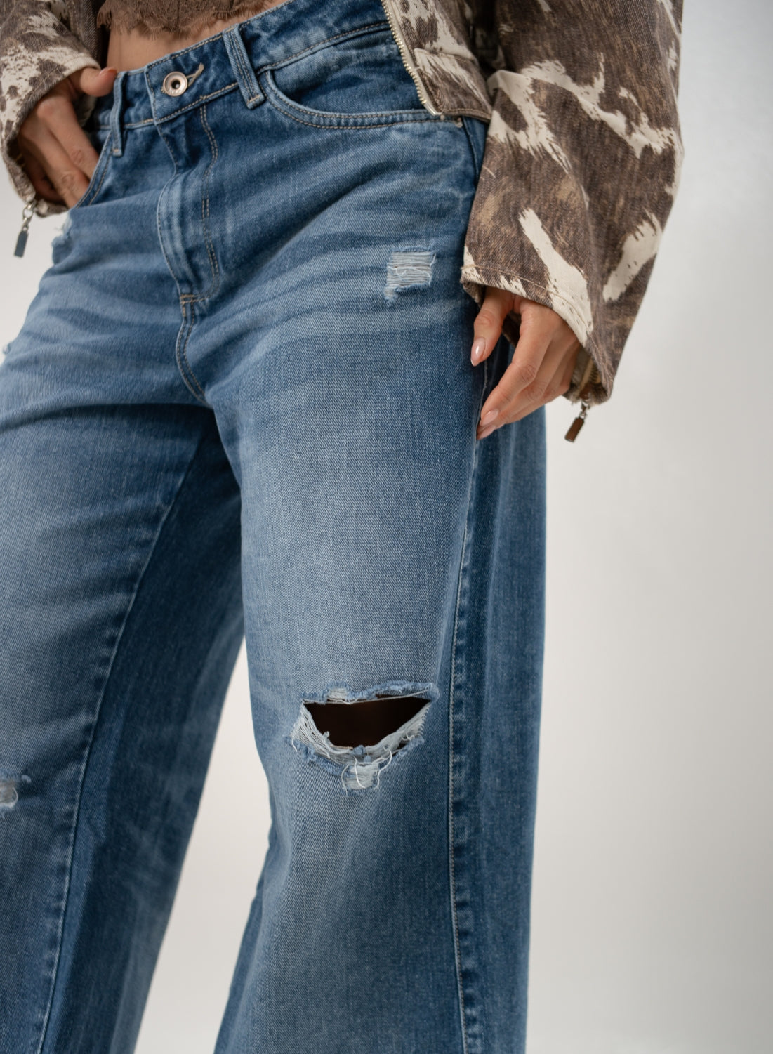 Women's Low Rise Wide Leg Alien Jeans