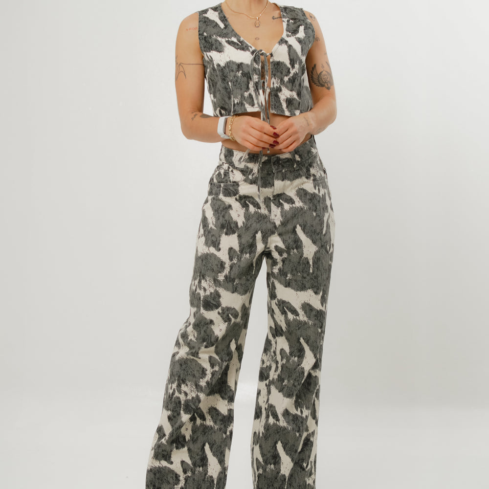 
                      
                        Women's Low Rise Wide Leg Jeans COW Printed
                      
                    