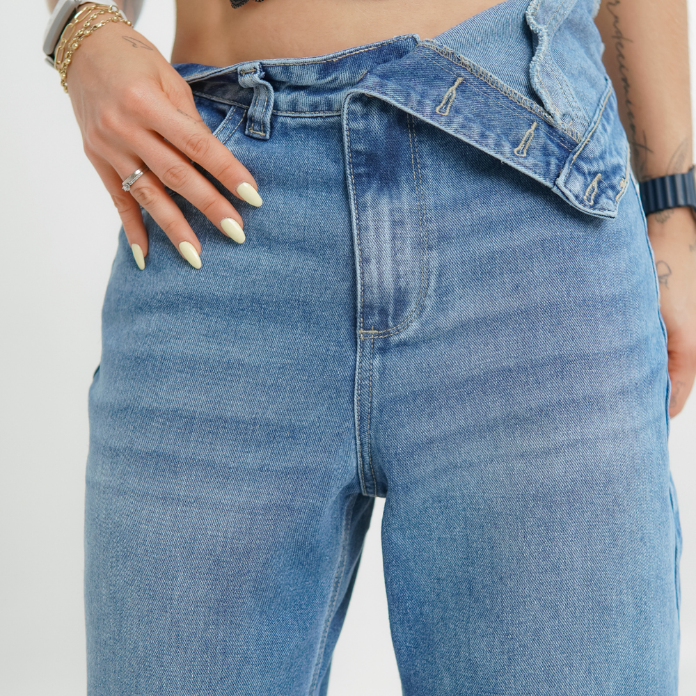 
                      
                        Daiquiri - Women's Low Rise Straight (Tailored) Jeans
                      
                    