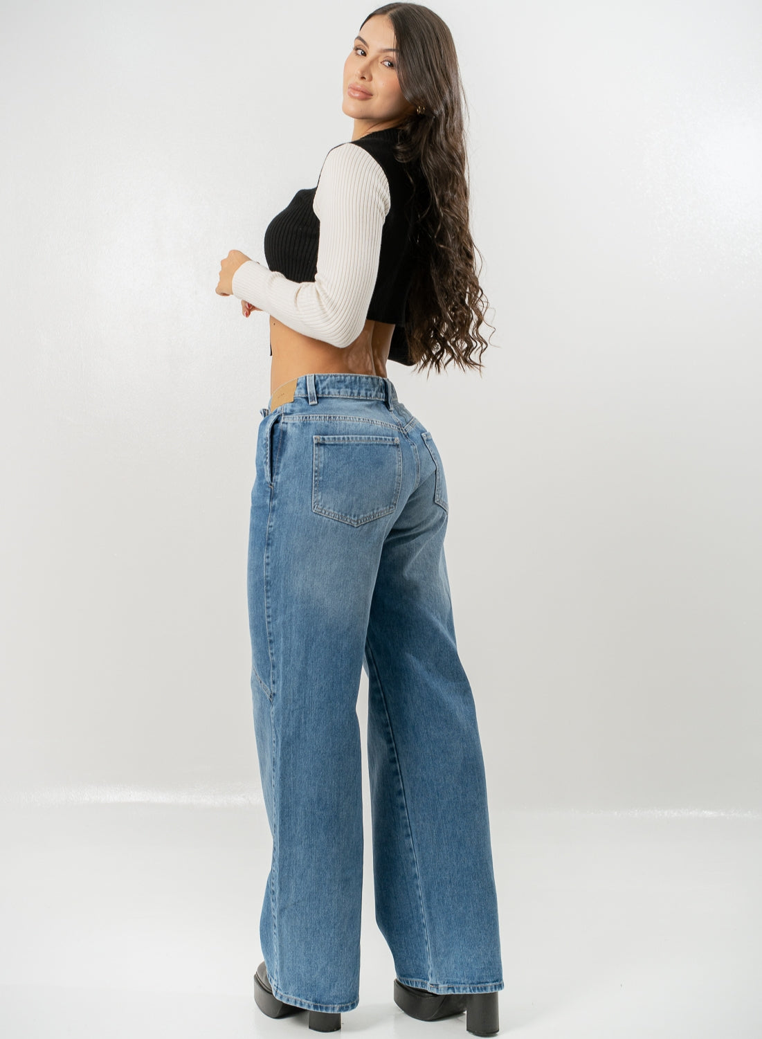Women's Low Rise Barrel Jeans