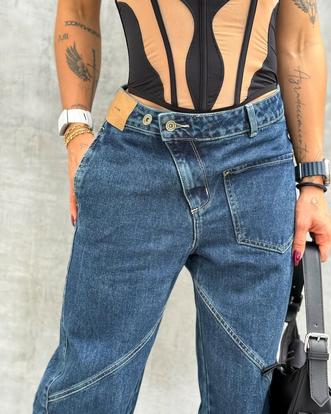DARK BLUE  BARREL ALIEN JEANS