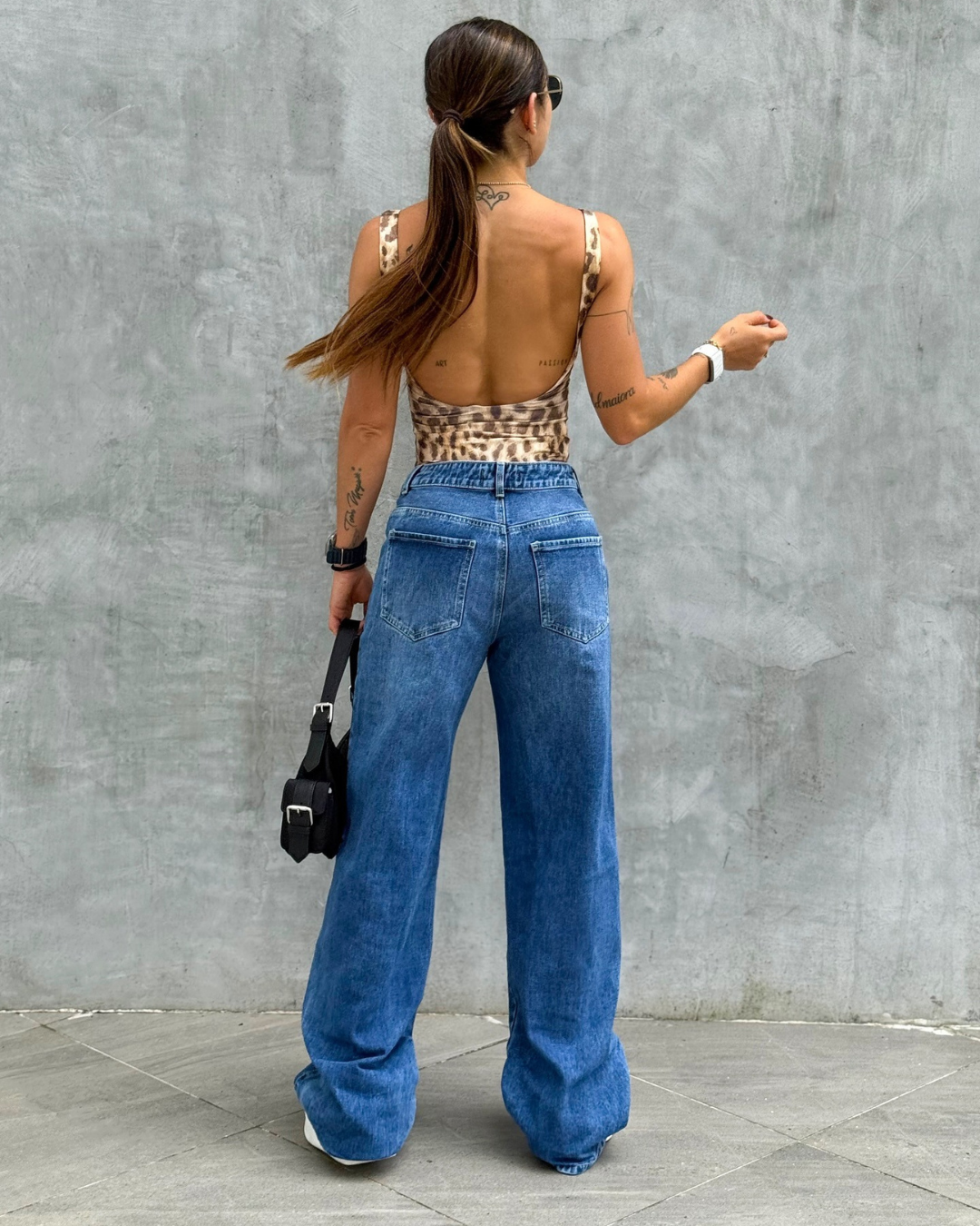 MID BLUE ALIEN BARREL JEANS